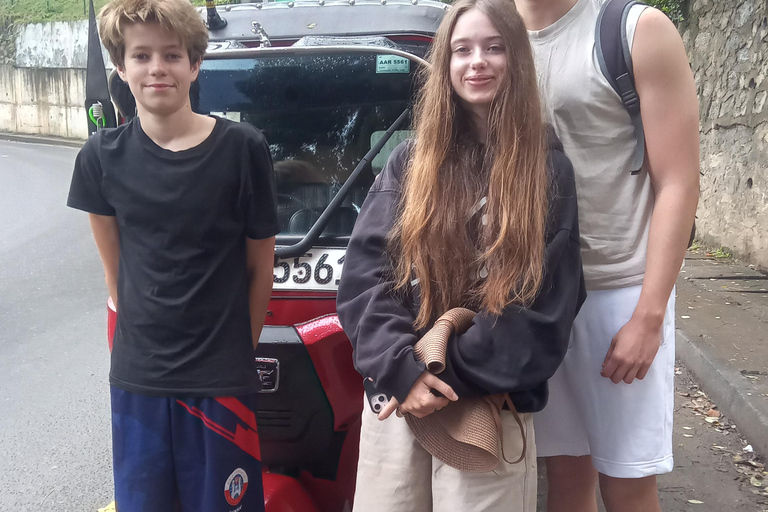 The Best Kandy Tuk-Tuk city Tour with a Professional Guide