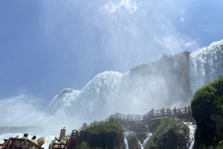 Niagara Falls: VIP Maid of the Mist & Cave of the Winds Tour