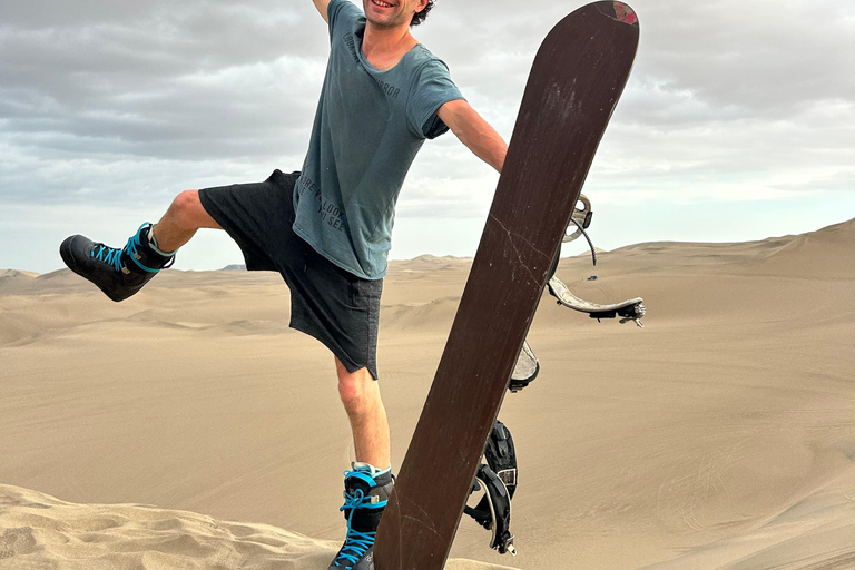 Sandboard|SandSkiing Sunset Buggy 4x4 em HuacachinaSandboard | SandSkiing Passeio de buggy 4x4 ao pôr do sol em Huacachina