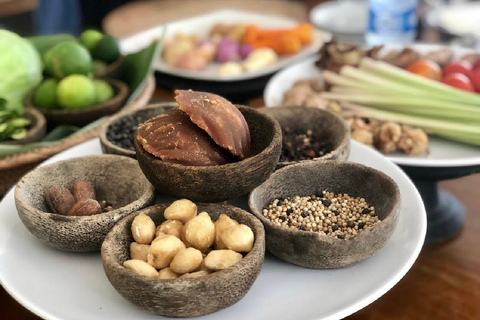 Ubud: Aula de culinária em uma escola balinesa e passeio pelo mercado