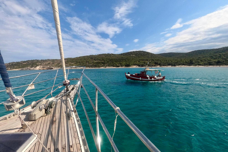Athens: Full-Day Private Sailing Trip with Meal & Drinks Daily sailing cruise from Athens with food and drinks