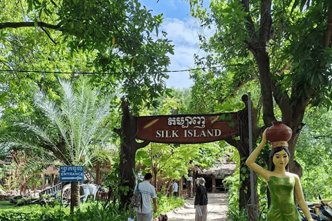 Phnom Penh: Silk Islands, Mekong River Life & Golden Temple Afternoon: Private Tour by Tuk-Tuk -English-Speaking Driver