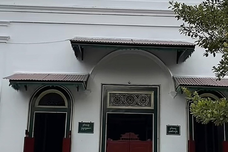 Yogyakarta: Yogyakarta Heritage Tour with Pedicab