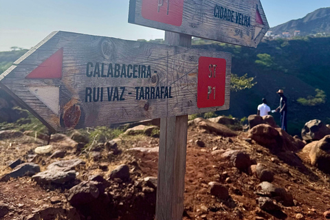 Santiago: Cidade Velha Beginner Hike with Lunch