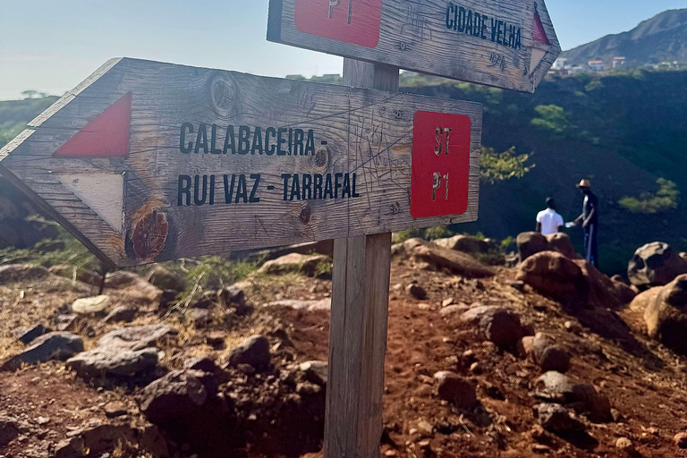 Santiago: Cidade Velha Beginner Hike with Lunch