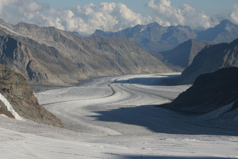 Interlaken: Recorrido por los lugares más destacados con un lugareño en coche privadoRecorrido de 3 horas