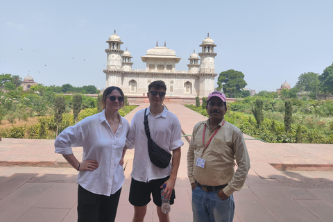 From Delhi: Same Day Taj Mahal, Agra Tour By Car with Option From Delhi: Tour with AC Car + Guide + Monument Fee + Meal