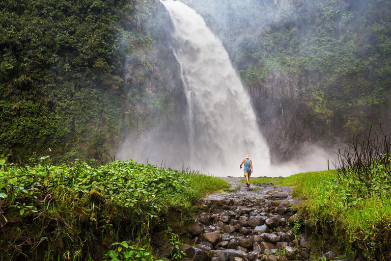 Quito: Otavalo, Cotacachi & Cuicocha Private Day Tour