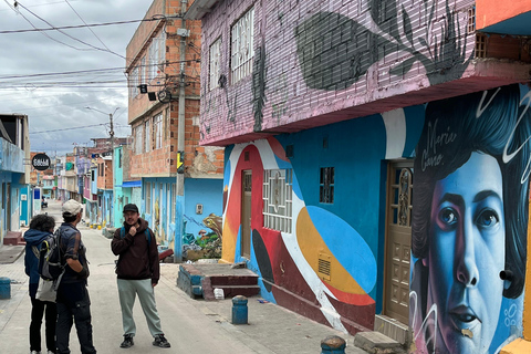玻利瓦尔城区缆车、游览和涂鸦工作坊玻利瓦尔城区缆车、游览和涂鸦工坊