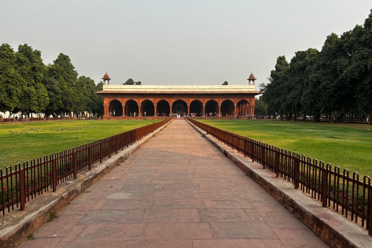 Au départ de Delhi : Delhi, Agra et Jaipur, visite nocturne de 02 nuits et 03 joursOption 01 - Voiture et guide uniquement