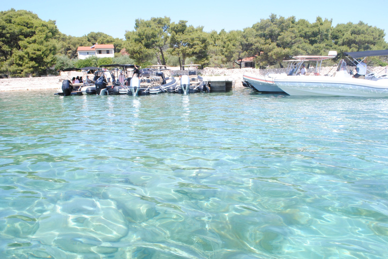 Excursion sur trois îles avec boissons à Krknjaši Blue LagoonLagon bleu divisé