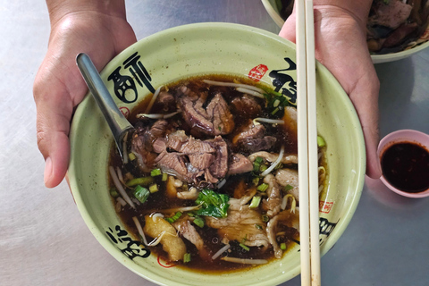 Ayutthaya: Woks and Wats Food Tour with 14+ Tastings