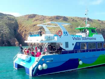 Peniche: Berlengas Island Catamaran Tour - Round Trip