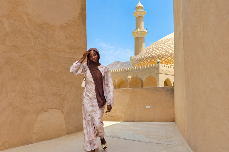 From Muscat: Nizwa, Jabreen, and Bahla Fort Day Sharing Tour