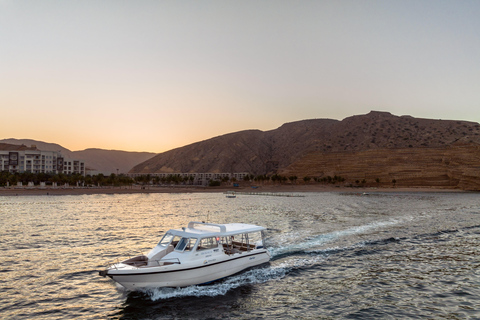 Muscat: 2-Hour Sunset Viewing Boat Tour