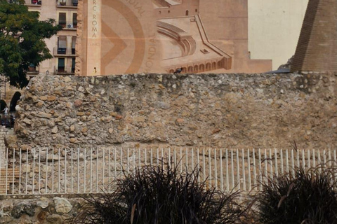Barcelona: Private Day Trip | Roman Tarragona & Sitges Charm Private Day Trip in Portuguese