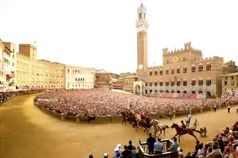 Siena: Stadtrundfahrt auf Deutsch