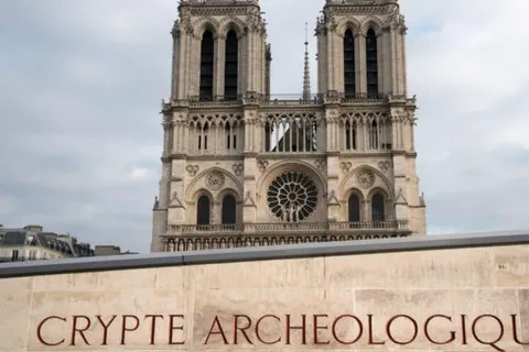 Paryż: bilet wstępu do krypty archeologicznej katedry Notre Dame
