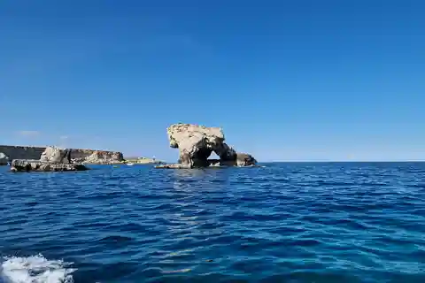 Siracusa: Ortigia +sea caves +Pillirina +fishing experience