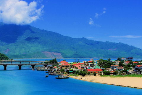 Da Hue: Hai Van Pass Tour in moto a Da Nang o Hoi AnDa Hue: Tour in moto del Passo di Hai Van verso Da Nang o Hoi An