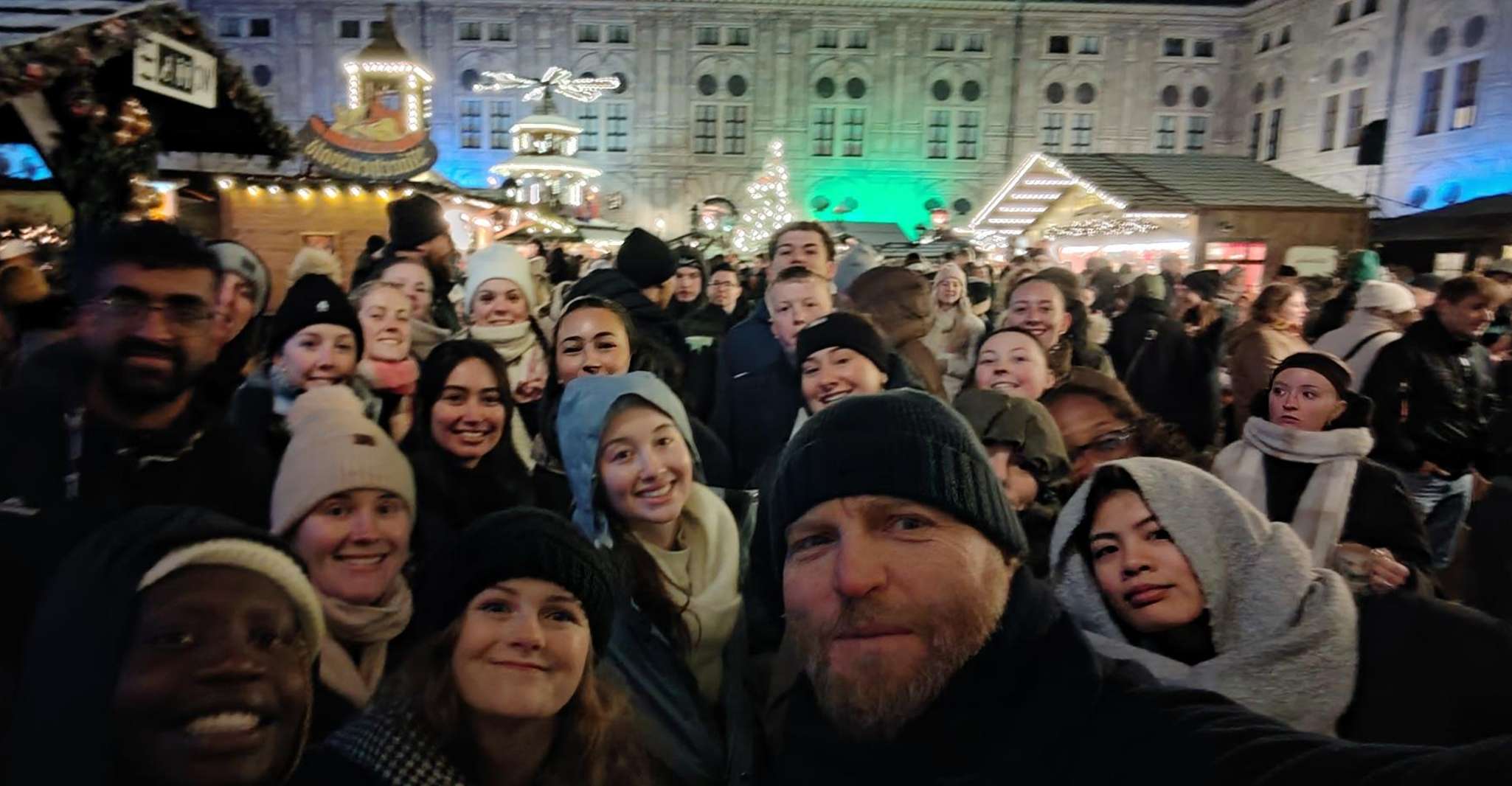 Munich: Neuschwanstein by Bus & Opt. Munich Xmas Market Tour photo 4