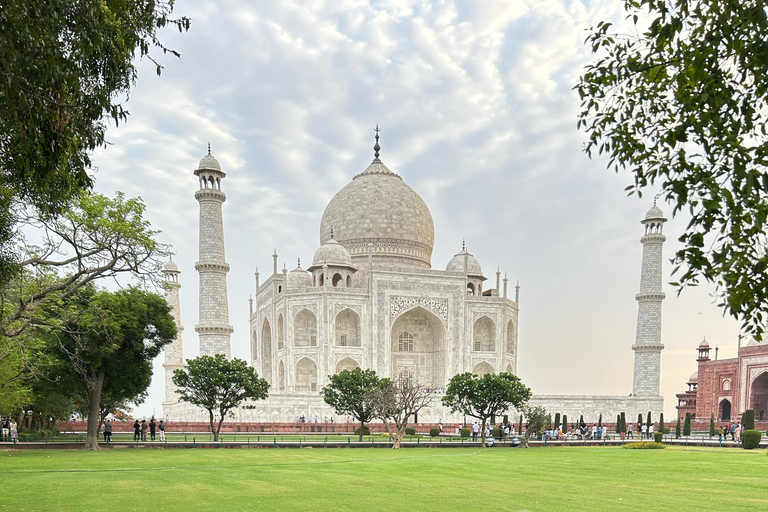 From Delhi: Private Taj Mahal & Agra Luxury Tour by Fortuner Tour with Toyota Fortuner and Tour Guide Only