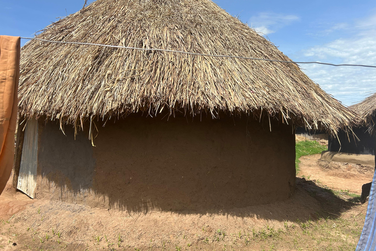 Kampala: Coronation Process of Buganda Kingdom Tour and Hike