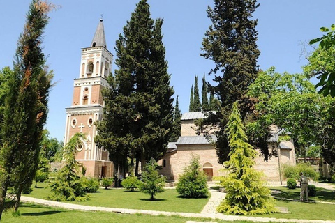 Tbilisi: 4-Day Georgia and Armenia Tour with Guide