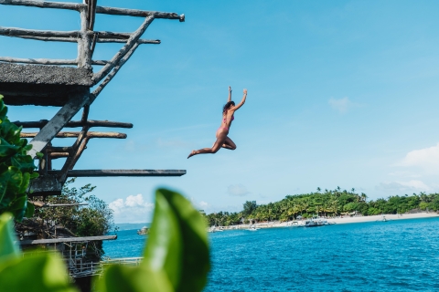 Excursión por las islas de Boracay con almuerzo y salto de acantiladosSalto de Isla con Almuerzo, Salto de Acantilado + Fiesta en Crucero al Atardecer