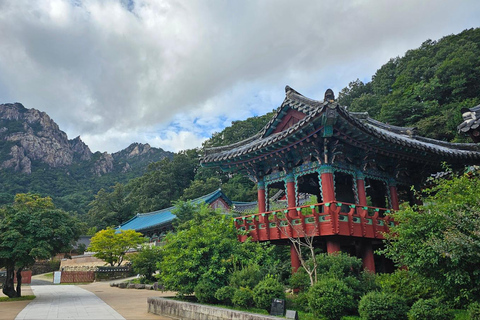 Seoul: Seorak Mountain, Oost DMZ en Sokcho TourSeorak Mt, Oost DMZ, Sockcho Stad Privétour