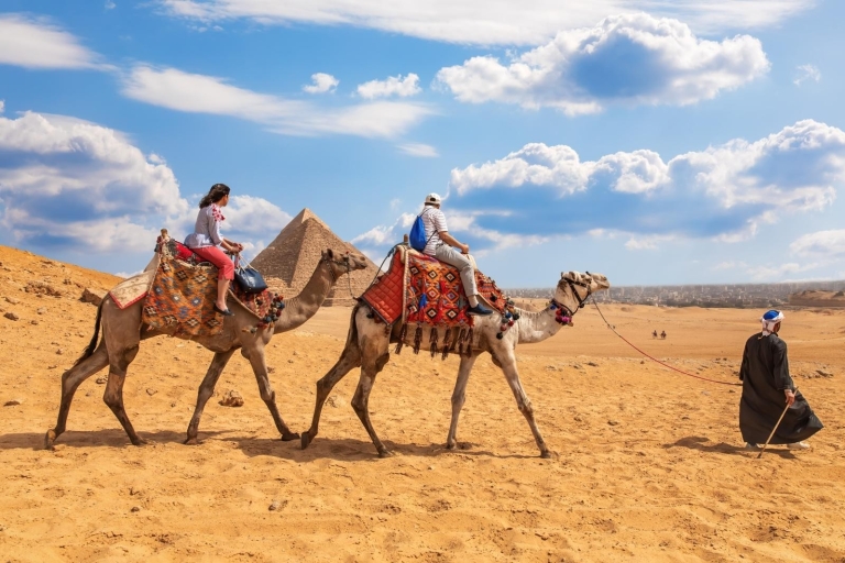 Hurghada: Camel Ride along Pyramids of Giza & Cairo Museum Private: Pyramids of Giza & Cairo Museum