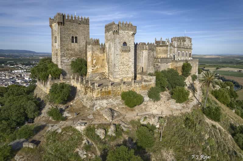 Guided visit of Almodovar Castle with admission included.