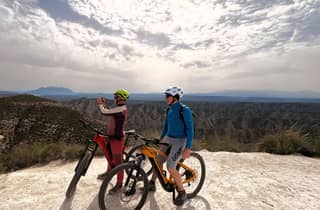 Granada: E-Mountainbike-Tour in der Wüste von Gorafe mit Transfer
