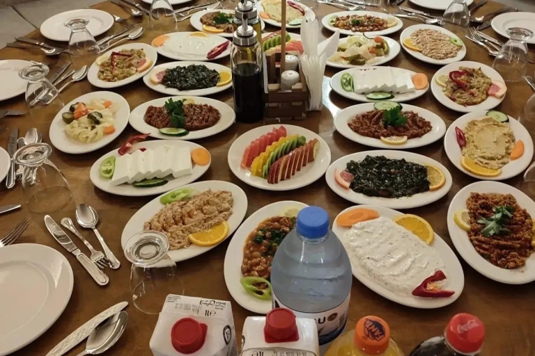 Kapadocja - noc turecka z transferem, kolacją i napojami bez ograniczeń
