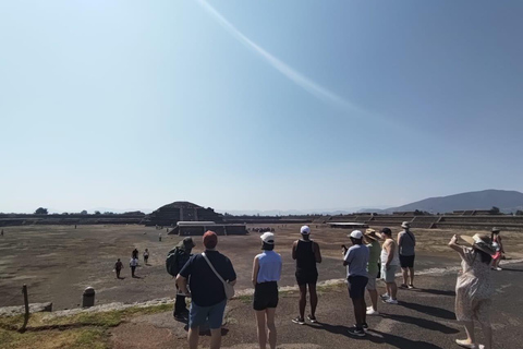 Teotihuacan Pyramids complete without shops or restaurantsFrom CDMX: Teotihuacan Pyramids Day Trip with Entry &amp; Guide