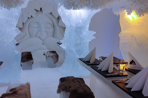 Rovaniemi : Dîner au restaurant Ice avec sauna dans la neige et transfertDu monde des bonhommes de neige : Dîner à l'hôtel de glace