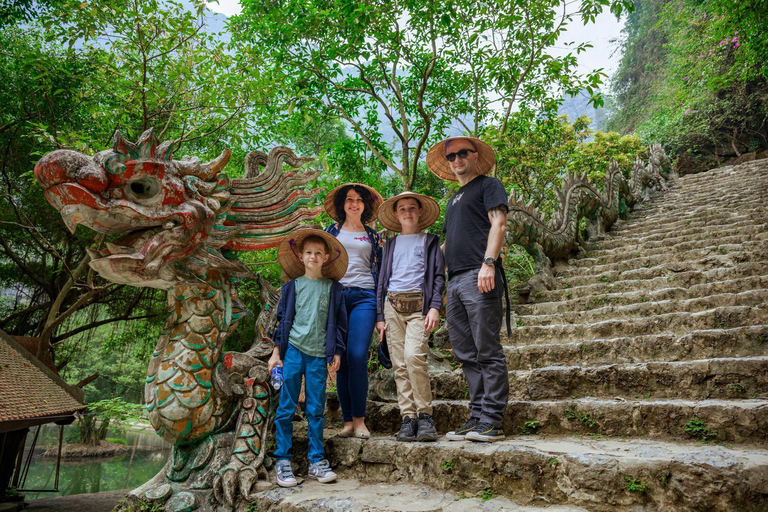 Hanoi: Trang An UNESCO, Mua Cave, Hoa Lu or Dich Long Pagoda GROUP: Hoa Lu, Trang An UNESCO BOAT, Mua Cave, Buffet, Cycle
