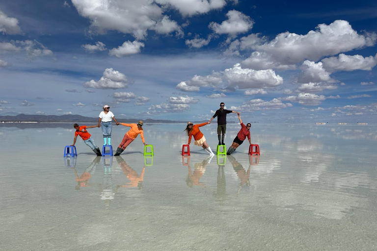 From La Paz: Premium round-trip bus, Uyuni Salt Flats Tour From La Paz: Premium Roundtrip Bus, Uyuni Salt Flat Tour