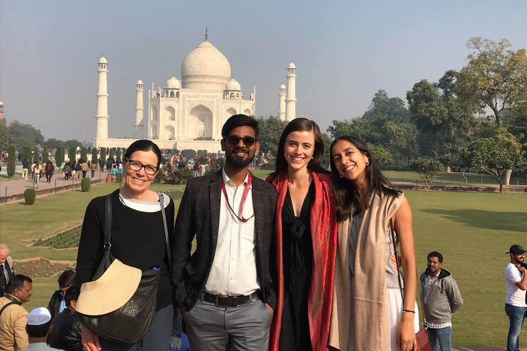 Da Delhi: Tour dell&#039;alba del Taj Mahal tutto compreso in autoAuto + Guida + Pranzo