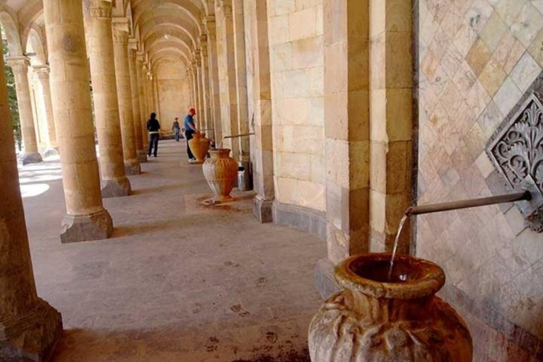 Khor Virap, Areni, Noravank, caverna dos pássaros, cachoeira JermukVisita guiada privada