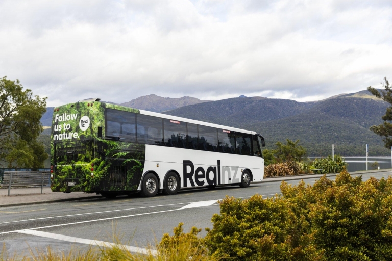 Milford Sound: excursion d'une journée en autocar et en croisière depuis QueenstownDépart du point de rendez-vous central de Queenstown