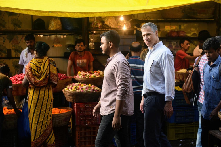 Mumbai: Local Markets and Temples Guided Tour