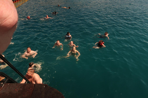 Alanya All-Inclusive Pirate Boat Tour with Foam Party&Sunset Alanya All-Inclusive Sunset Pirate Boat Tour with Transfer