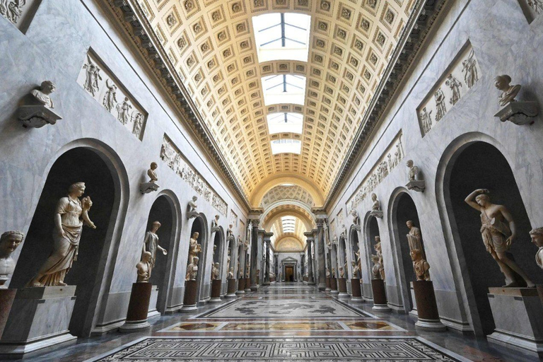 Visita exclusiva de domingo aos Museus do Vaticano e à Capela SistinaVisita aos Museus do Vaticano e à Capela Sistina com ingresso aos domingos