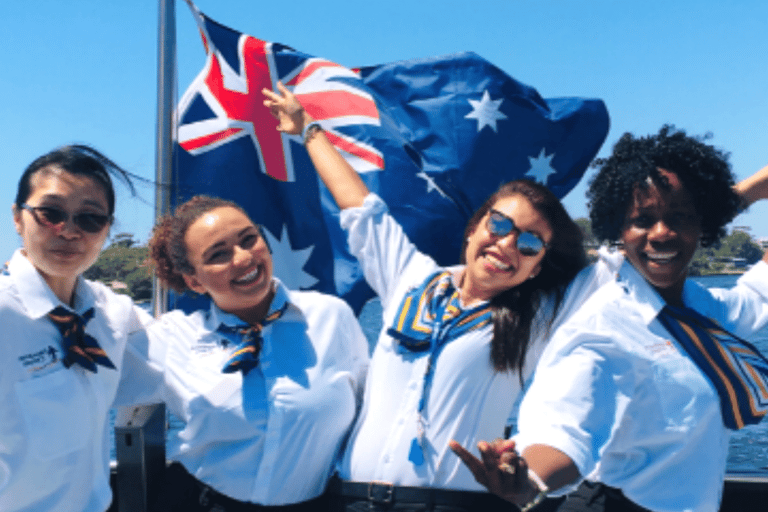 Sydney Harbour: 3-Hour Lunch Cruise with Live Music