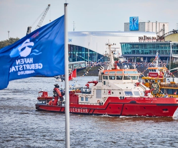Hamburg: Port Anniversary Cruise to the Entry Parade