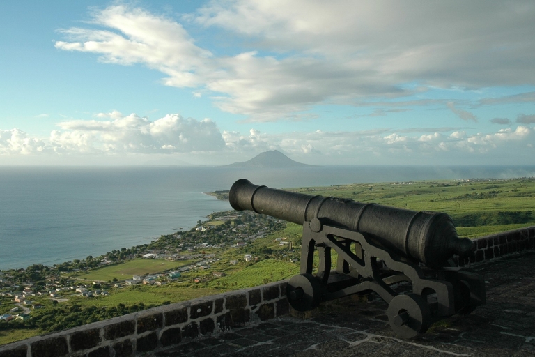 Basseterre: fortaleza de Brimstone Hill y excursión por la costa de la playa