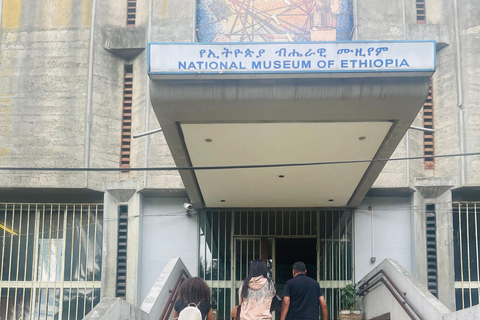 Addis Abeba: Stadtführung mit atemberaubender Aussicht und kulturellem EssenAddis Abeba: Private Tour durch die Stadtführung mit einem kulturellen Essen