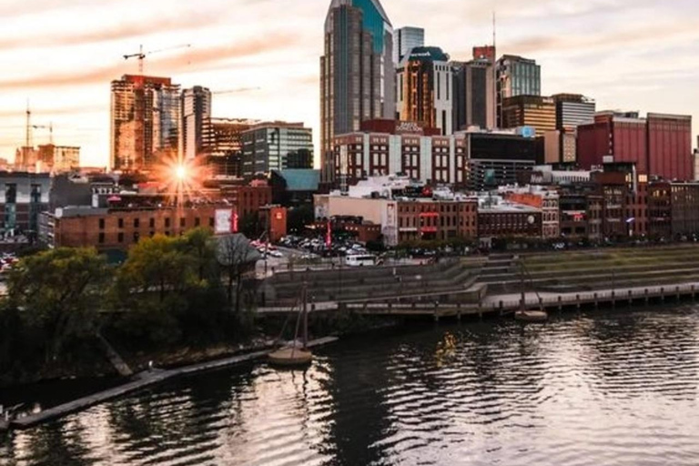 Nashville : Best Street Food Tour With A Local GuideNashville : 3 Hours Small Group Food Tasting Walking Tour