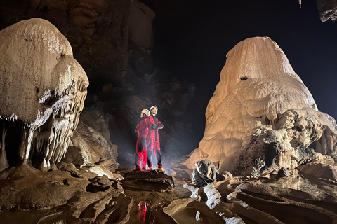 Guilin: Half Day Yanzi Cave Exploration Tour Guilin: Yanzi Cave Exploration Tour with Transfer